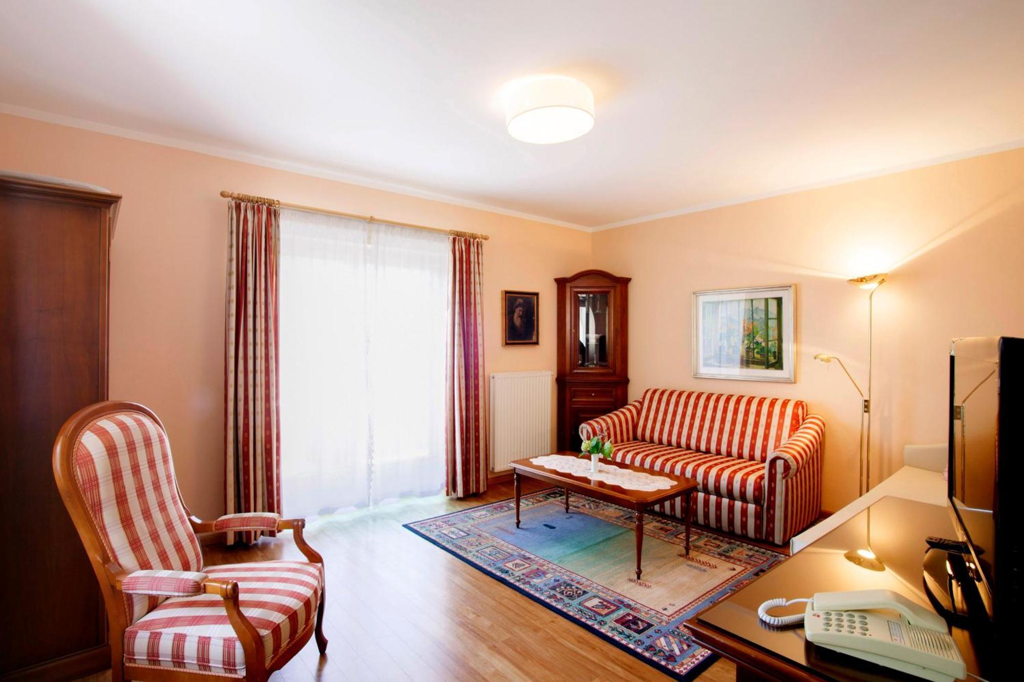 Hotel Foerstlerhof Postal / Burgstall Екстер'єр фото
